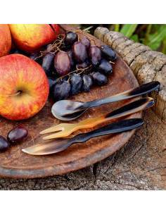 Set of 3 medieval buffalo horn cutlery 2