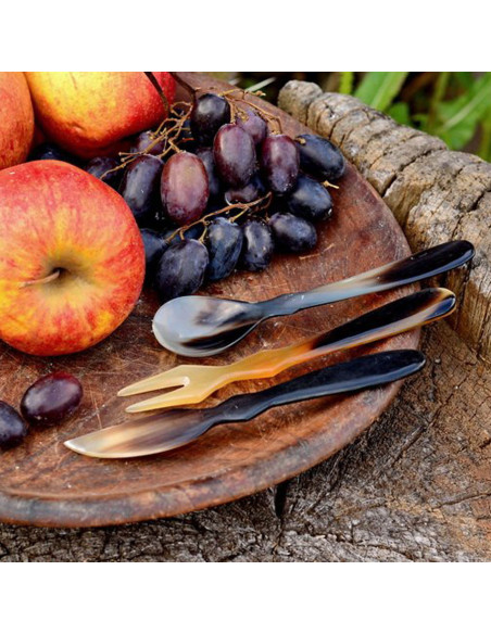Set of 3 medieval buffalo horn cutlery
