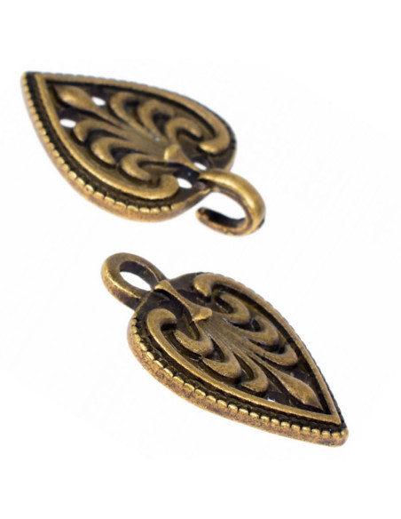 Closure heart-fleur de lis Medieval...