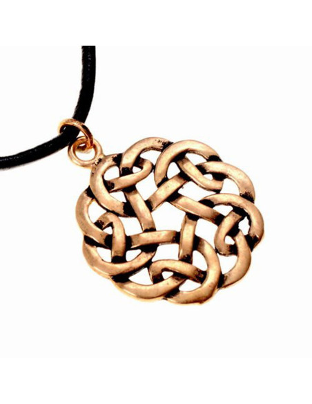 Celtic pendant round intertwined knot