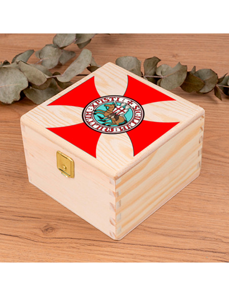 Medieval box Cross Templars in wood