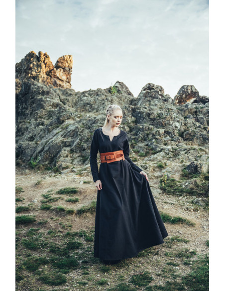 Viking woman dress model Lina, black
