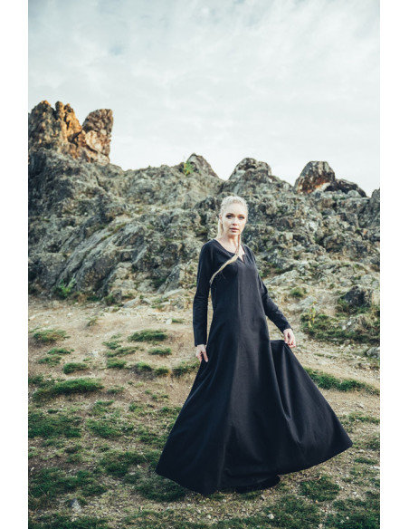 Viking woman dress model Lina, black