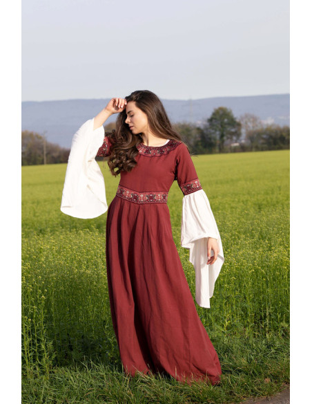 Yala noble medieval dress, with lace