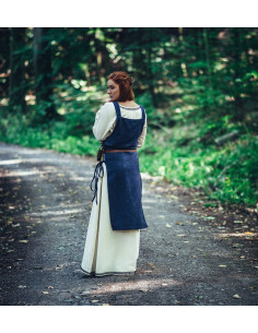 Aleiga woman's blue surcoat with braces 2