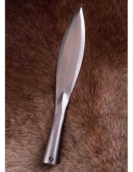 Leaf-shaped throwing spearhead, 31.5 cm.