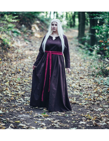 Long medieval red cotton belt