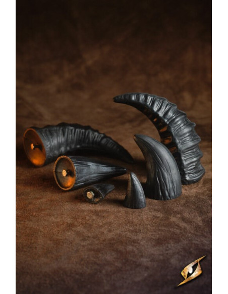 Set of 6 mountable demon horns,...