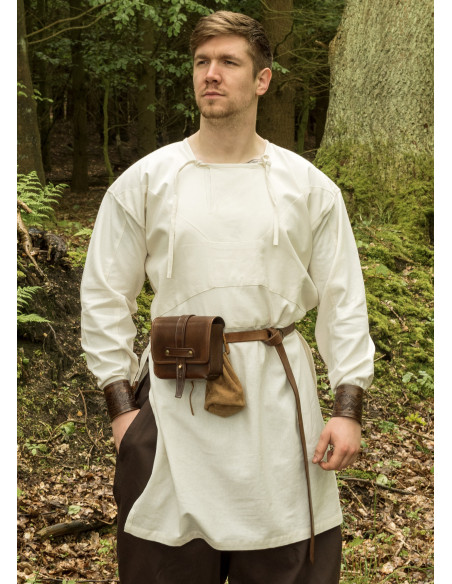 Long-sleeved viking tunic model...
