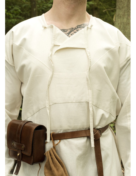 Long-sleeved viking tunic model...