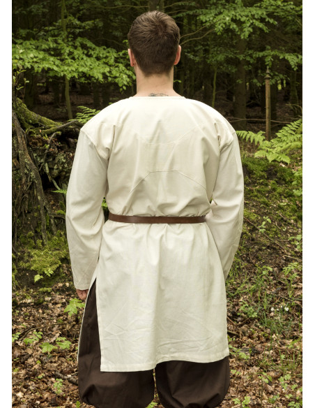 Long-sleeved viking tunic model...