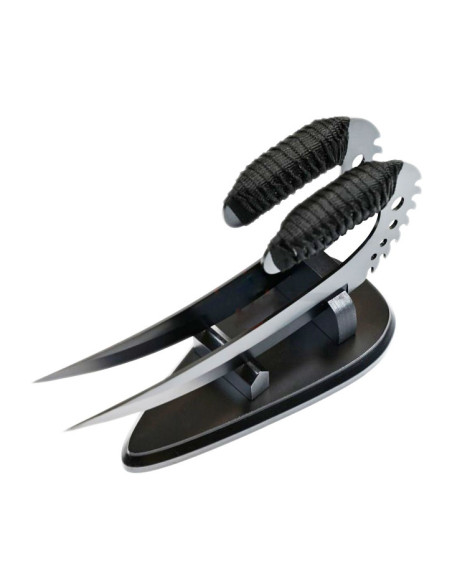 Black Saber Claws from The Chronicles...