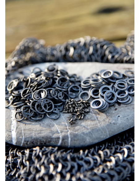 1 kg bag of edged chainmail rings