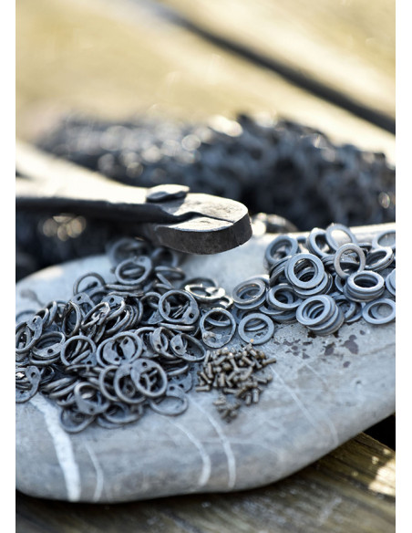 1 kg bag of edged chainmail rings
