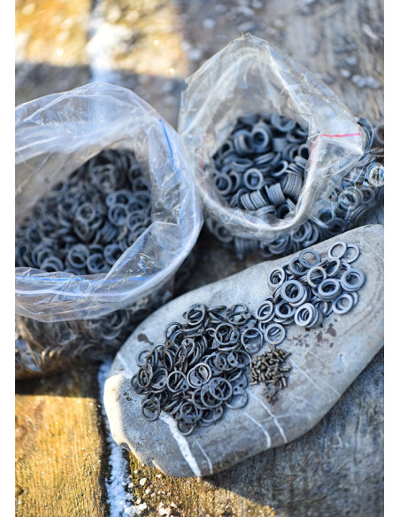 1 kg bag of edged chainmail rings