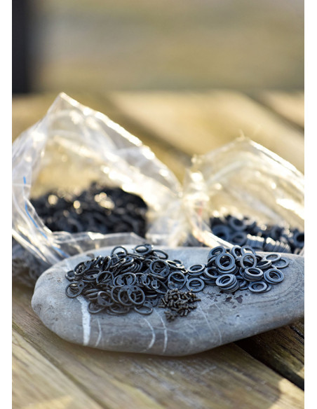 1 kg bag of edged chainmail rings