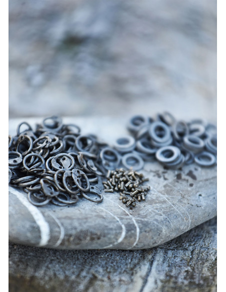 1 kg bag of edged chainmail rings