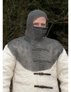 BTW type executioner in chain mail with triangular face mask 2