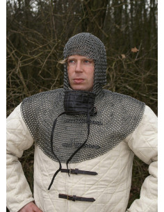 BTW type executioner in chain mail with square mask
