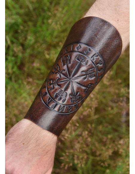 Leather bracelet with Vegvísir engraving