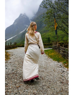 Viking dress model Lagertha, bicolor natural-red 2