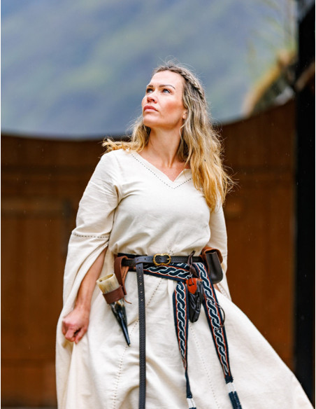 Medieval dress trumpet sleeves model...