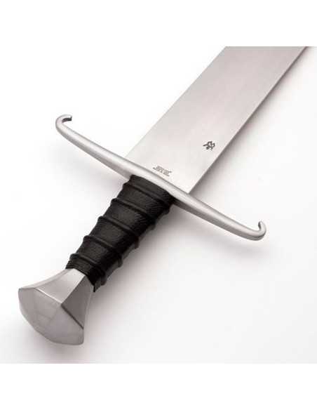 English or French single-edged sword,...