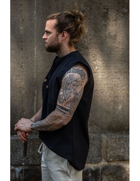 Sleeveless black medieval shirt, Jean...