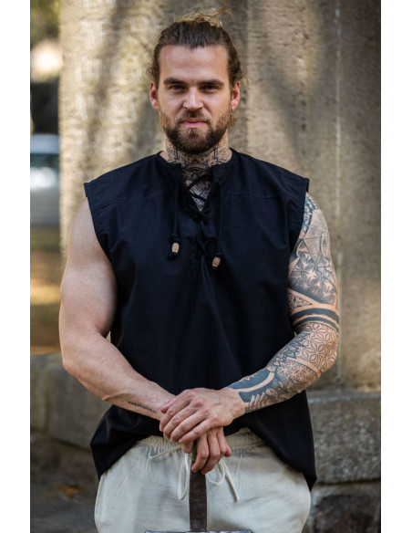 Sleeveless black medieval shirt, Jean...