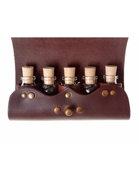 Leather bag of 5 potions with button...