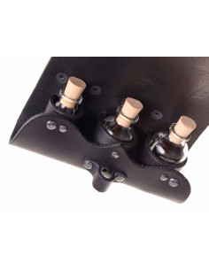 Leather bag of 3 potions with strap closure (16.5 x 11 cm.) 2