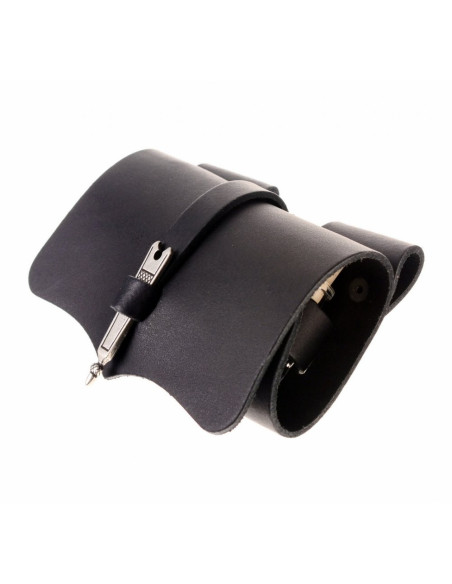 Leather bag of 3 potions with strap...