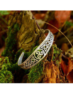 Celtic bracelet with knot and Trisquel