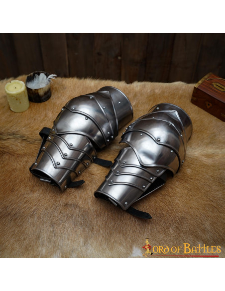 Full articulated medieval arm Knight