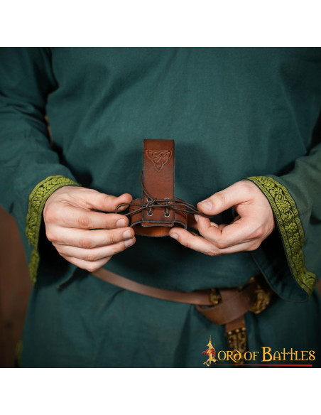 Baldric for horns, daggers or swords...