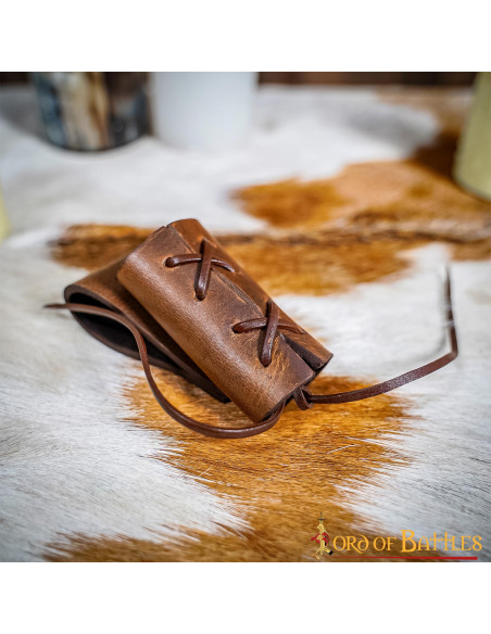 Small leather baldric for axes,...