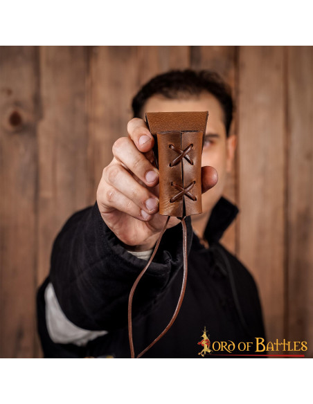 Small leather baldric for axes,...