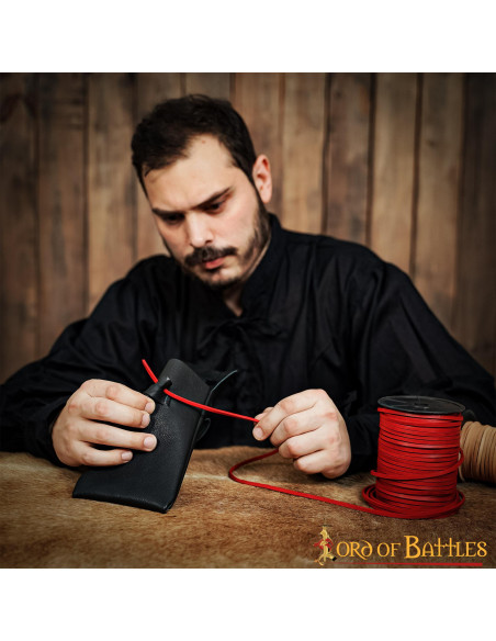 Red leather bobbin (50 mts.)