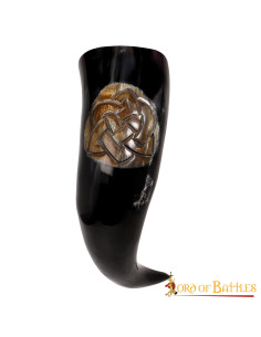 Drinking horn with engraved Celtic knots