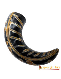 Viking horn with engraved designs (400-500 ml.)