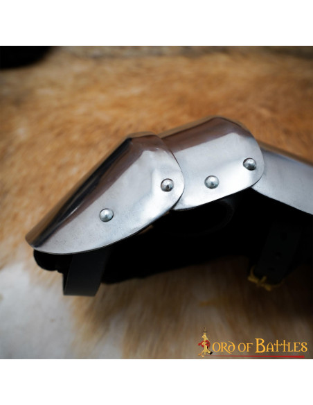 Medieval Milanese mitten-type...