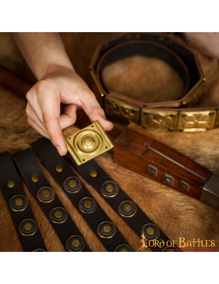 Set 3 Roman ornaments to make your...