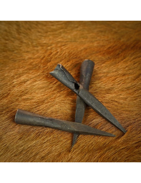 Set 3 arrowheads in wrought iron...