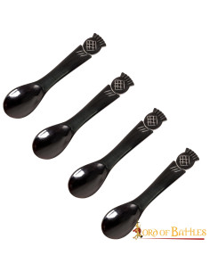 Set 4 medieval spoons in Ox horn