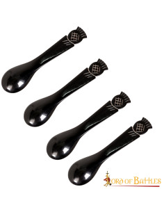 Set 4 medieval spoons in Ox horn 2