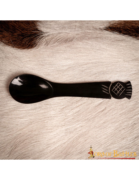 Set 4 medieval spoons in Ox horn