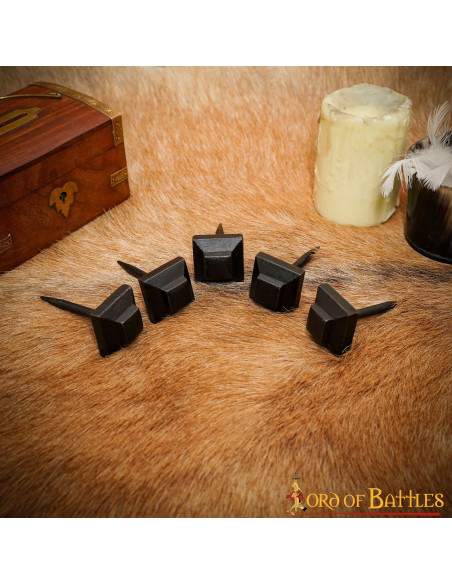 Set 5 medieval forged nails (7.4 cm.)