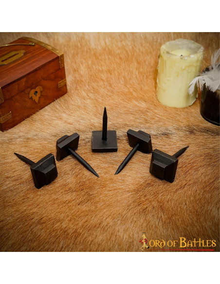 Set 5 medieval forged nails (7.4 cm.)