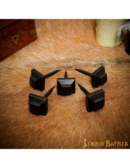 Set 5 medieval forged nails (7.4 cm.)