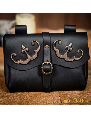 Bag, fanny pack type, from the Late Middle Ages (13x18 cm.)